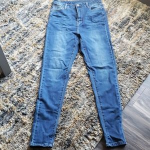 High Waisted Jeans w/ Stretch Frabric